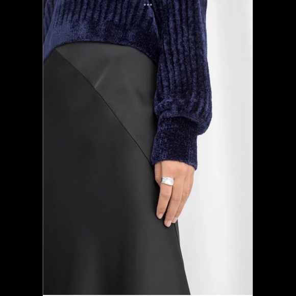 & Other Stories Satin Midi Skirt - Picture 4 of 4